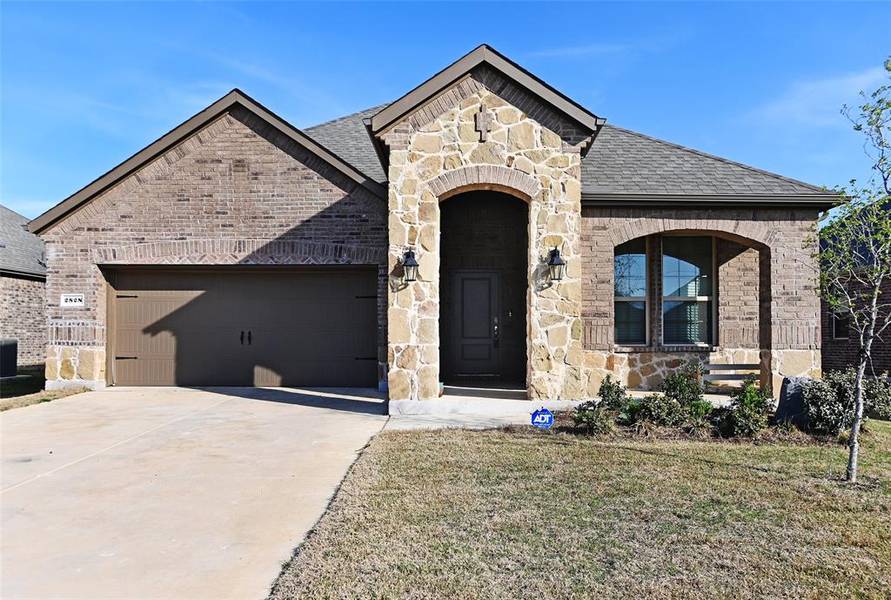 2828 Trusting Way, Aubrey, TX 76227