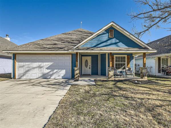 228 Firefly Drive,  Springtown,  TX 76082