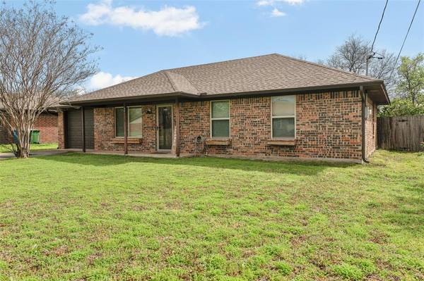 402 S 1st Street, Sanger, TX 76266