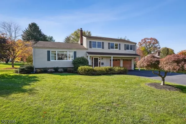 10 Country Ln, Mendham Boro, NJ 07945