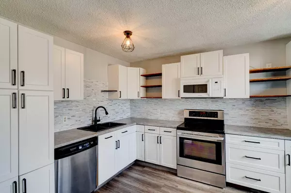 Grande Prairie, AB T8V 4R8,7812 Cedarwood PARK