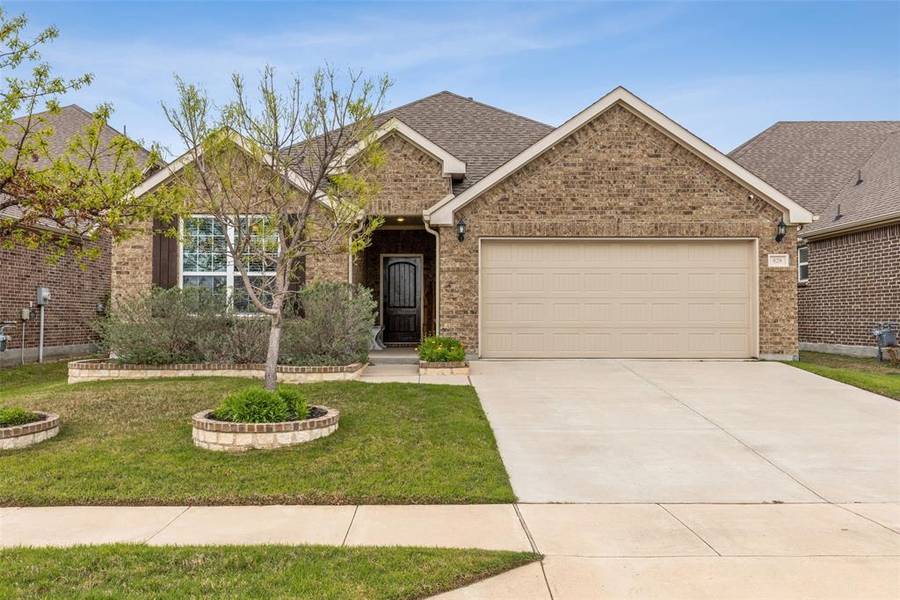 828 Pinnacle Ridge Road, Fort Worth, TX 76052