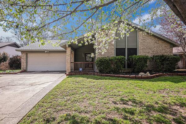 4108 Hemlock Street, Fort Worth, TX 76137