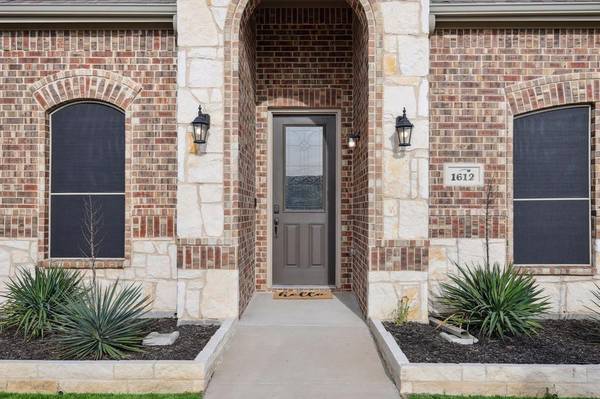 1612 Tyler Street,  Waxahachie,  TX 75165