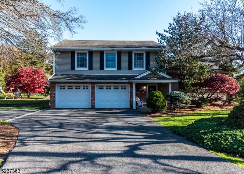 1 Foothill Dr, Kinnelon Boro, NJ 07405