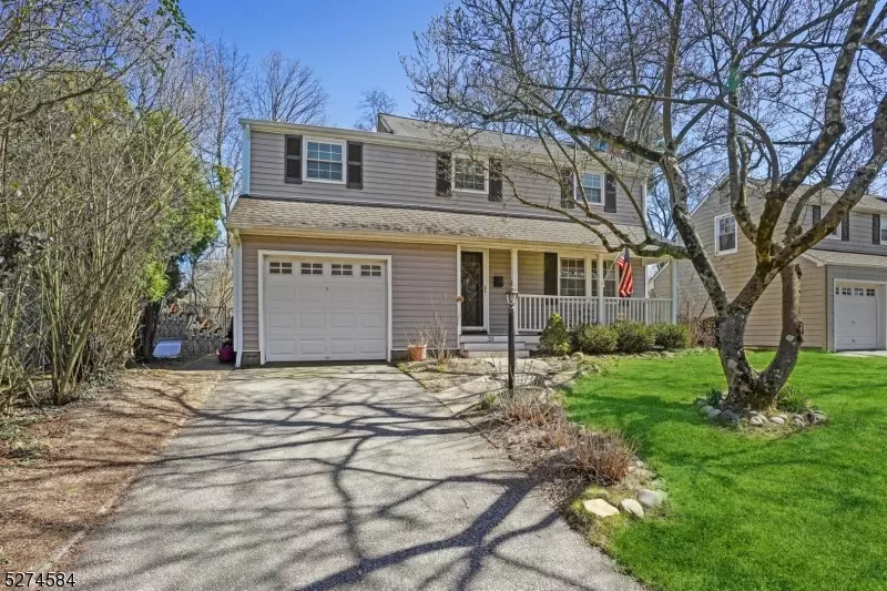 33 Park Way, Morris Plains Boro, NJ 07950