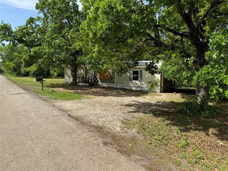 5730 Arrowhead Drive, Granbury, TX 76048