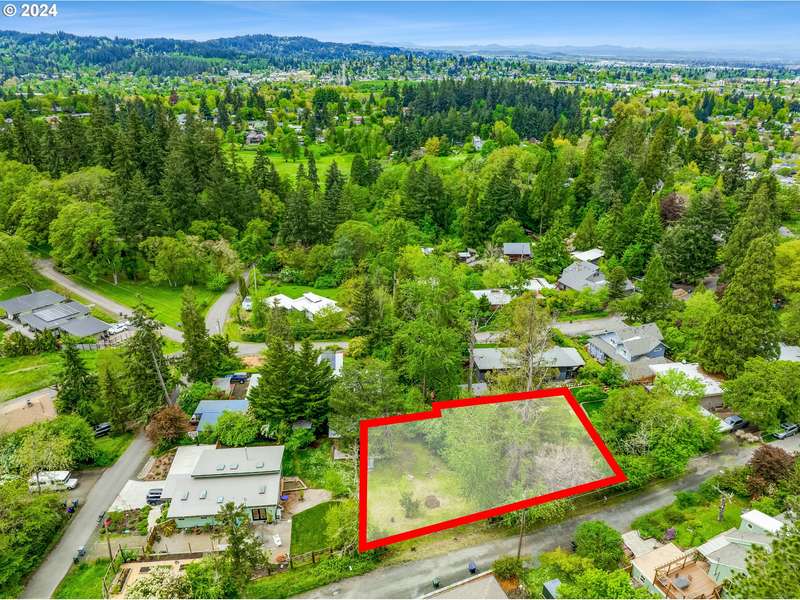 Laurelwood LN, Eugene, OR 97403