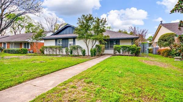 9032 Westglen,  Dallas,  TX 75228