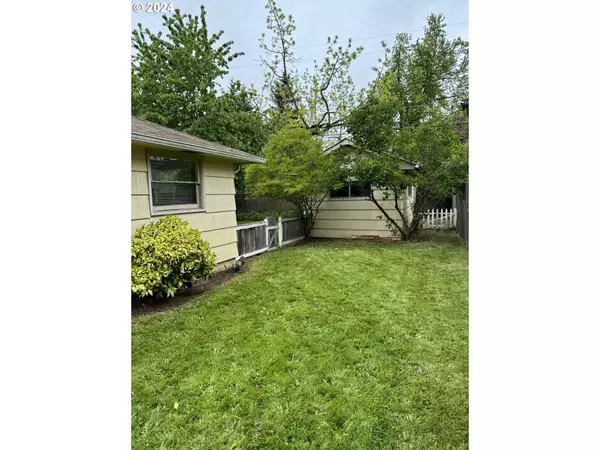 Eugene, OR 97402,1097 W 18TH PL