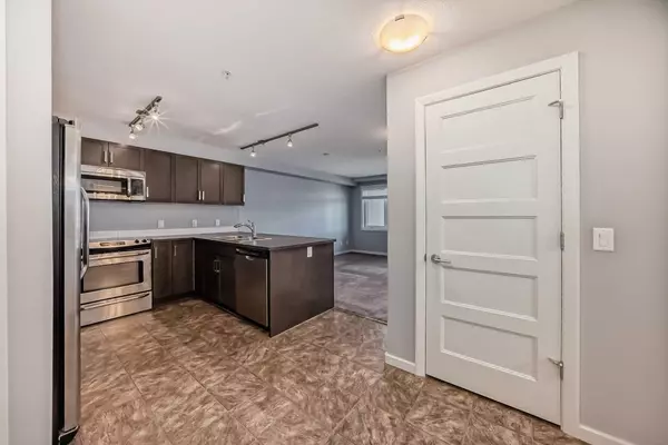 Calgary, AB T3R 1S2,450 Kincora Glen RD NW #3313