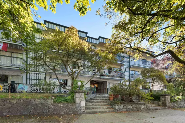 110 W 10TH AVENUE, Vancouver, BC V5Y 1R8