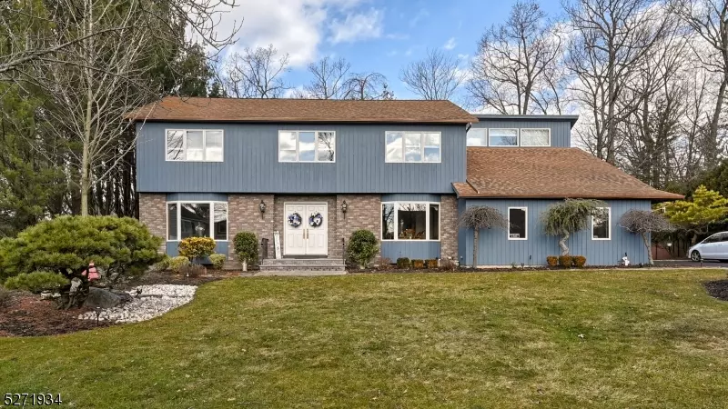 15 Woods End Ct, Wayne Twp., NJ 07470