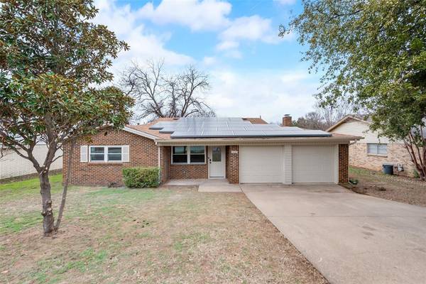 1117 Irwin Drive, Hurst, TX 76053