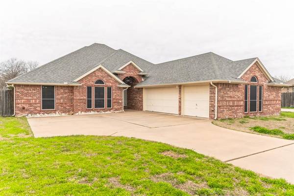 612 Monterrey Court, Granbury, TX 76049