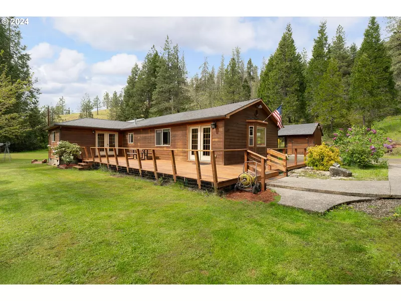 5756 LITTLE RIVER RD, Glide, OR 97443