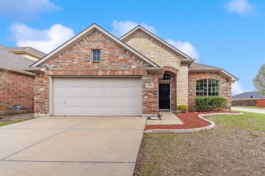 4029 Rochester Drive, Fort Worth, TX 76244