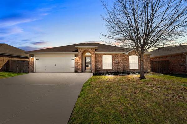 924 Crowder Drive, Crowley, TX 76036