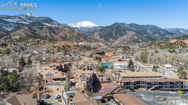 Manitou Springs, CO 80829,83 Crystal Park RD #D