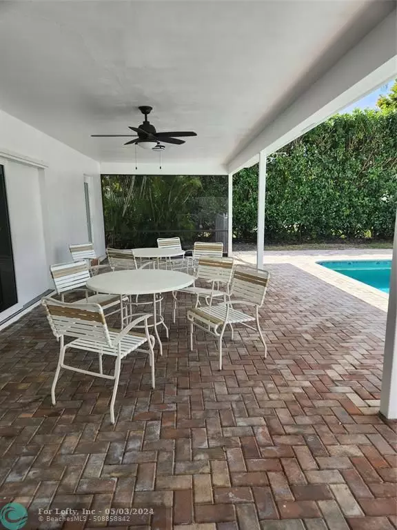 Plantation, FL 33317,261 W Tropical Way