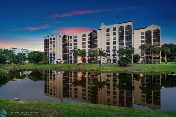 Boca Raton, FL 33433,7580 Regency Lake Dr  #202