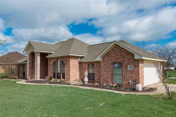 10143 Fireside Lane,  Forney,  TX 75126