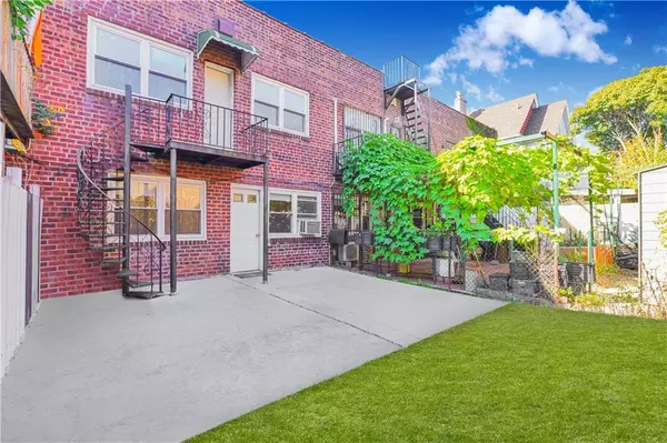 Richmond Hill, NY 11419,103-45 118th ST