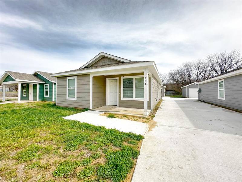 305 SW 14TH Avenue, Mineral Wells, TX 76067