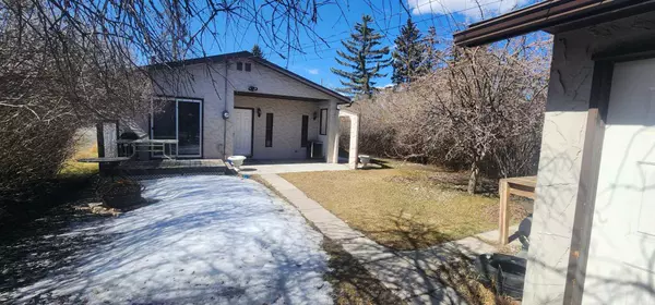 Calgary, AB T3B 1H3,1916 Home RD NW