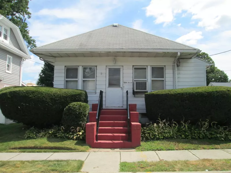 59 Orange Ave, Elmwood Park Boro, NJ 07407