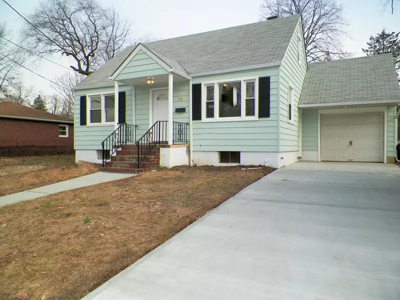 15 Parkview Ave, Elmwood Park Boro, NJ 07407