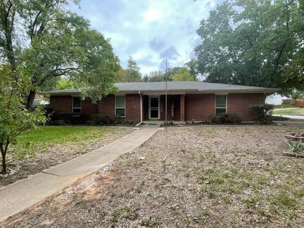 1302 Palm Street, Mansfield, TX 76063