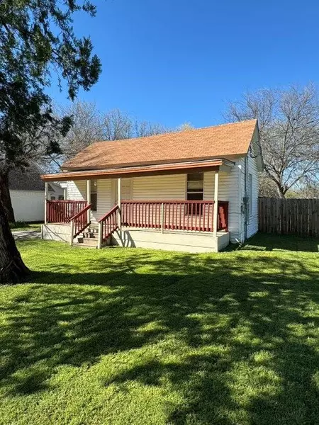 319 Soward Avenue, Weatherford, TX 76086