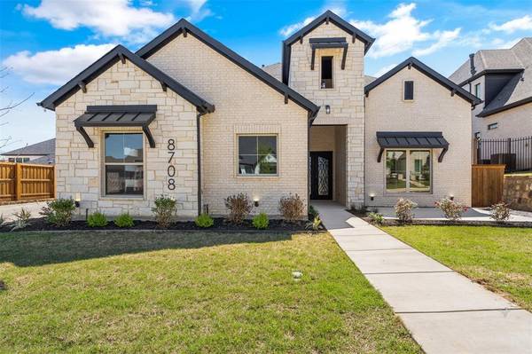 8708 Montrose Drive, North Richland Hills, TX 76182