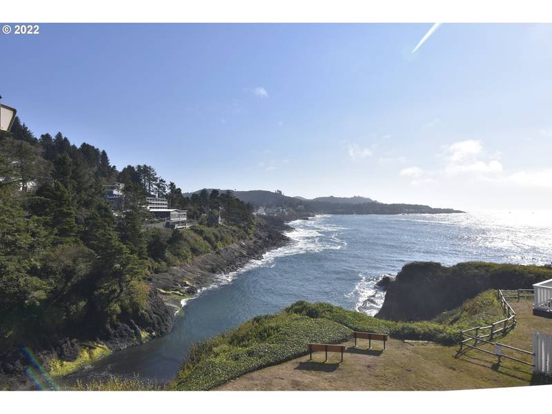 20 NW SUNSET ST #F4, Depoe Bay, OR 97341