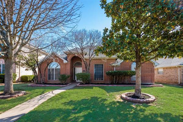 1022 Essex Drive, Cedar Hill, TX 75104