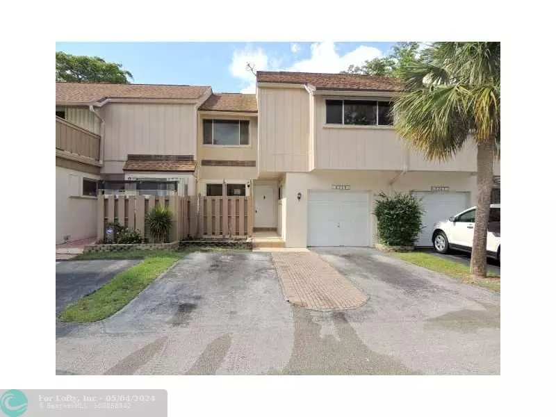 8249 NW 9th St  #5, Plantation, FL 33324