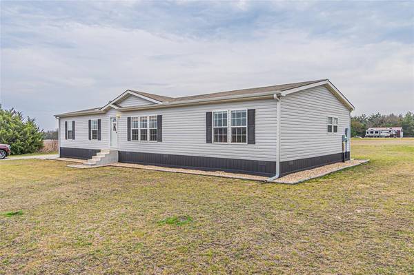 300 County Road 4520, Whitewright, TX 75491