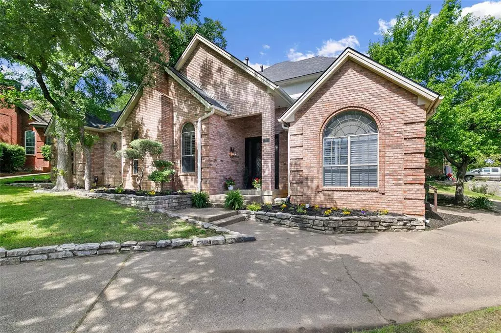 Arlington, TX 76006,2720 Winding Hollow Lane