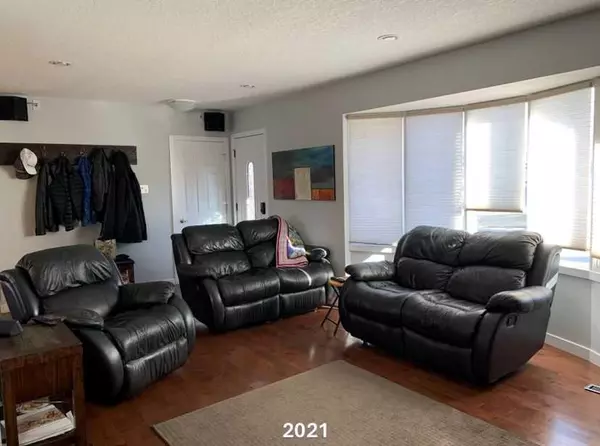 Calgary, AB t3E0Y5,4412 33 AVE