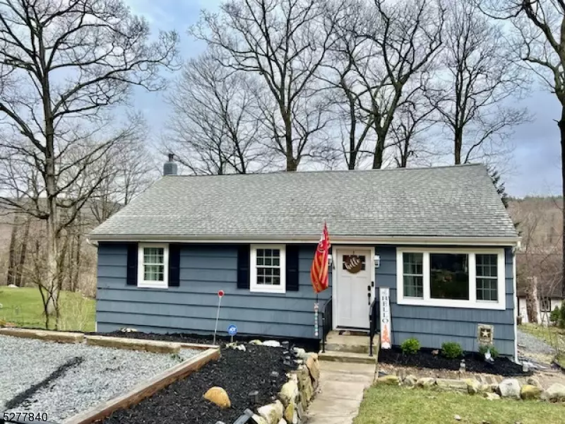 Hardyston Twp., NJ 07460,6 Beach Plz