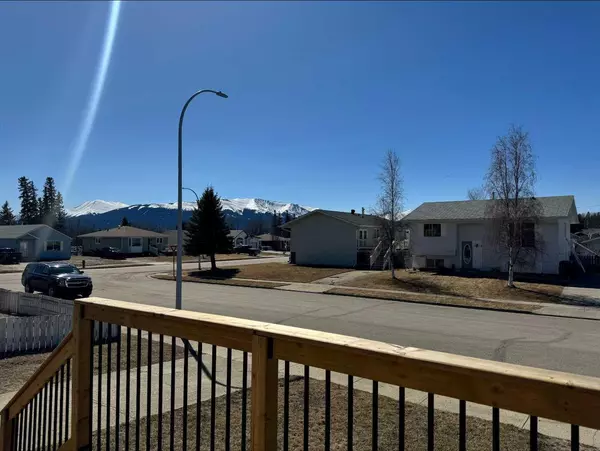 Grande Cache, AB t0e0y0,11402 Norris CRES