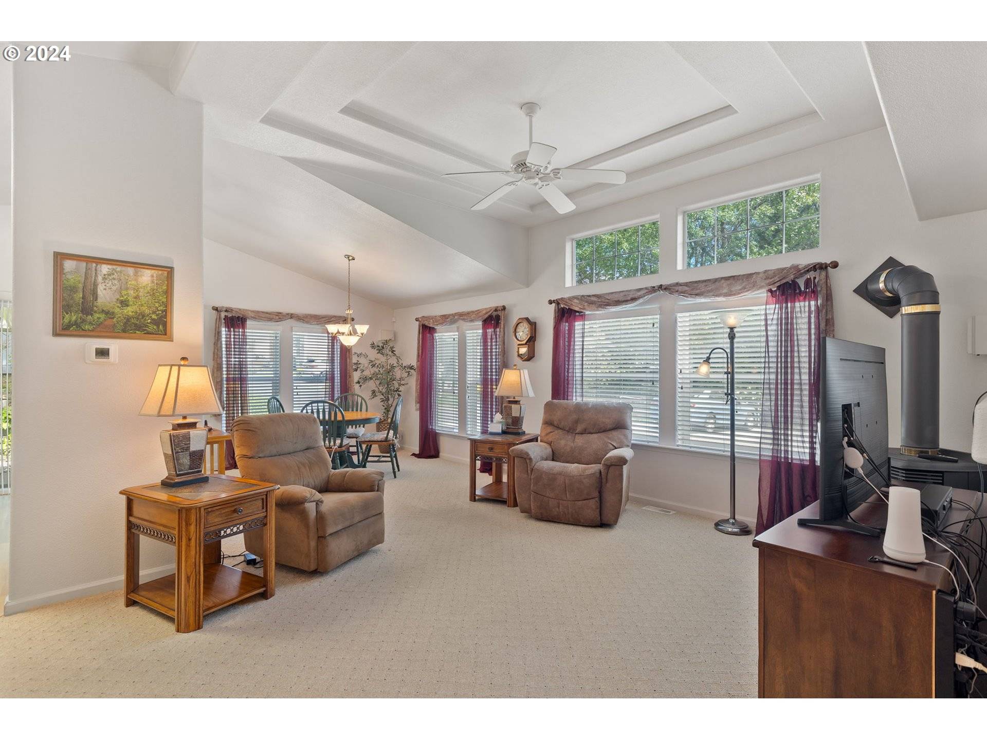 Grants Pass, OR 97526,118 NW WRIGHTWOOD CIR