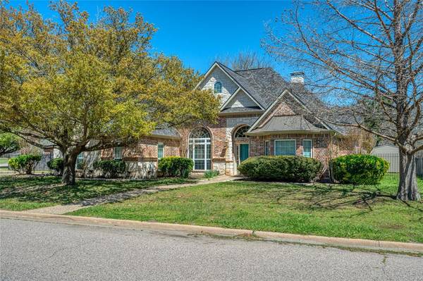 2101 Rivercrest Circle,  Denison,  TX 75020