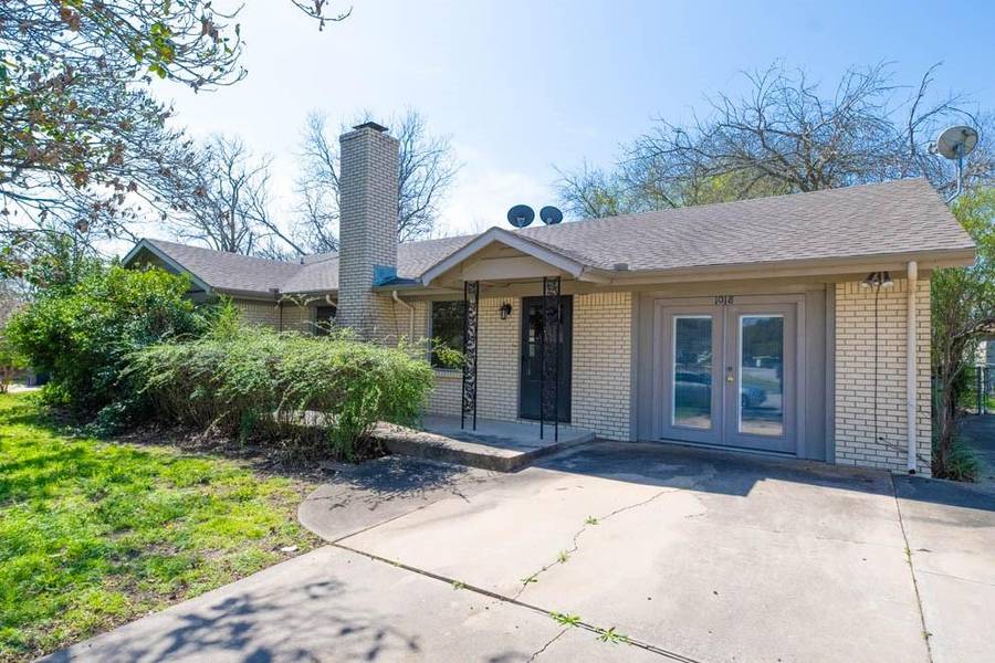 1018 N Vanderveer Street, Burnet, TX 78611