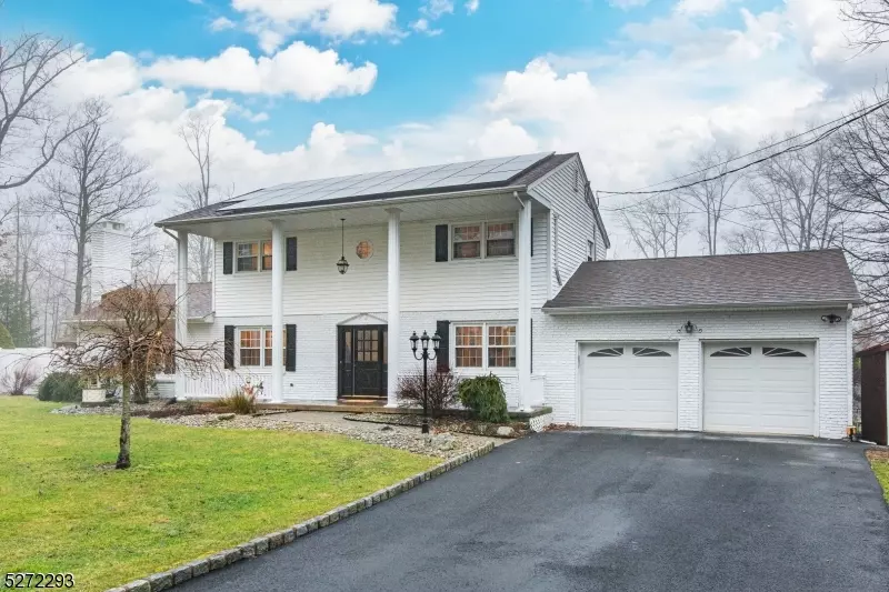 20 Sandt Ln, Washington Twp., NJ 07853