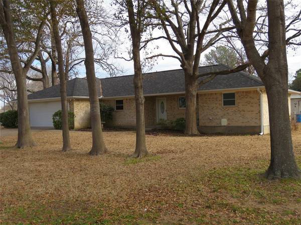 201 Tanglewood Drive, Tool, TX 75143