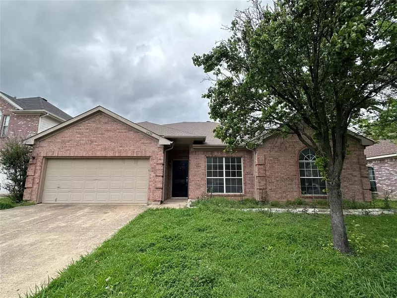 6420 St Alban Court, Arlington, TX 76001