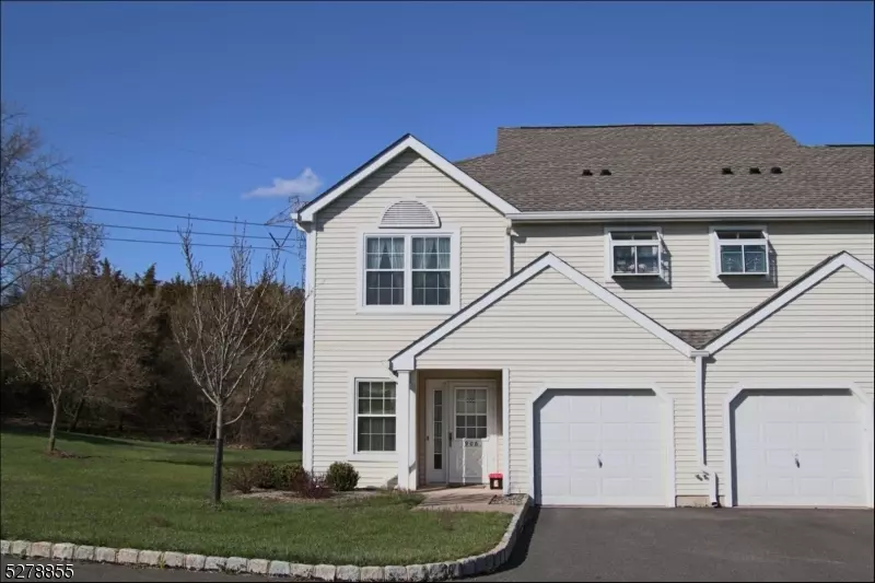 906 Fox Hill Pl, Holland Twp., NJ 08848