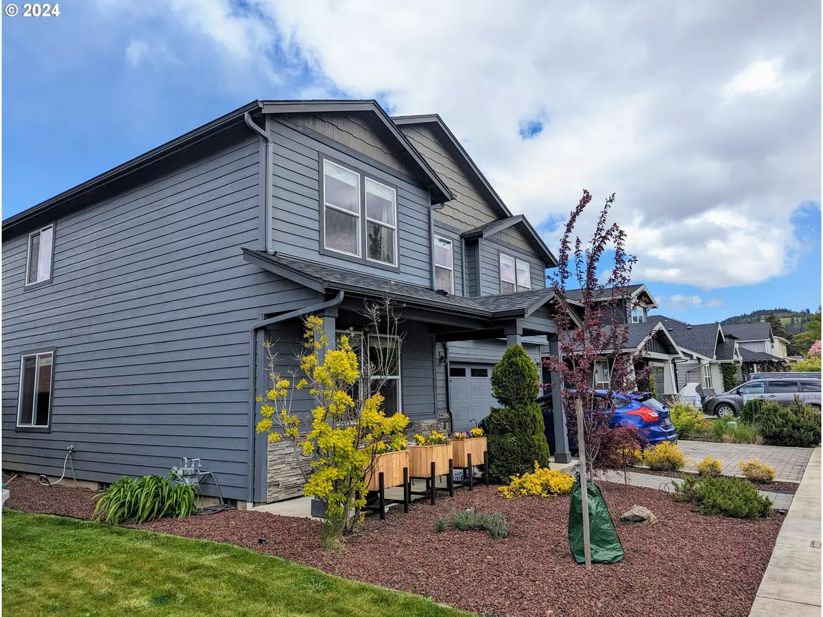 Hood River, OR 97031,408 CAMEO DR